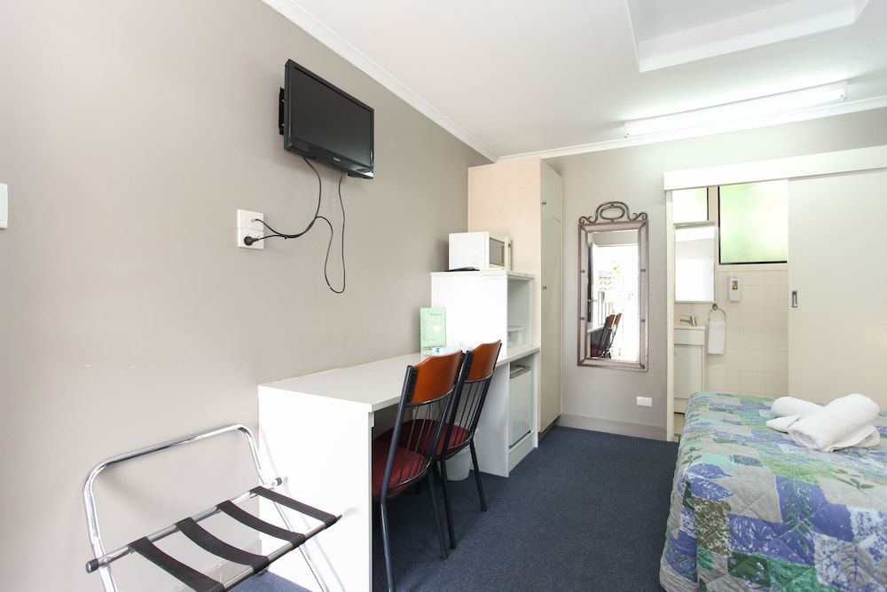 Tandara Hotel Motel 3