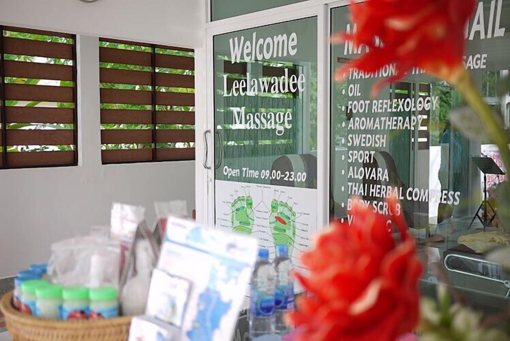 Naithon Beach Mansion 2