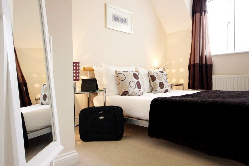 Berkshire Rooms-Bracknell 3