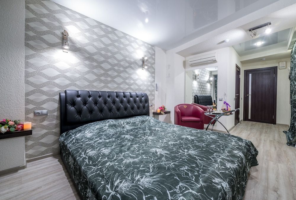 Alex Hotel on Budapeshtskaya 1