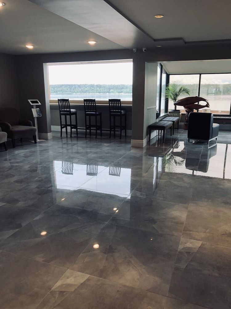 Anchor Inn And Suites 3