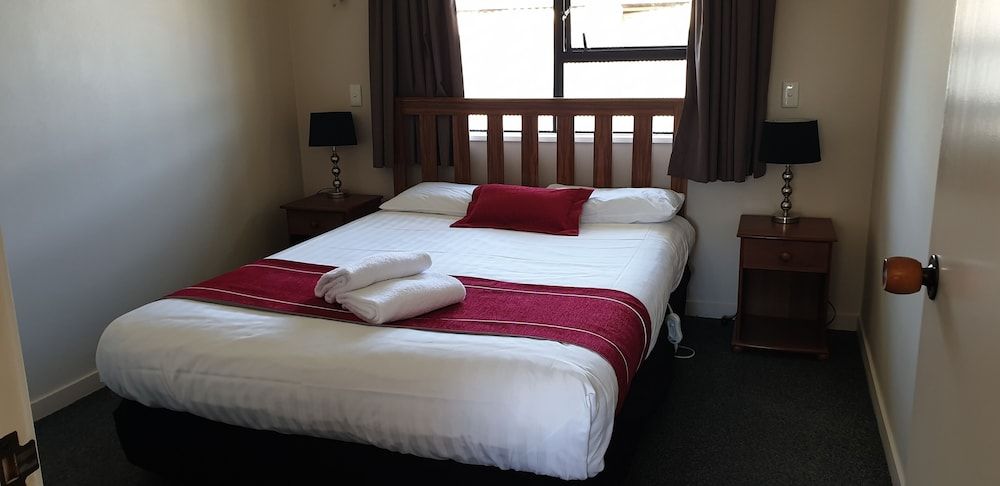 Commodore Motor Lodge 3