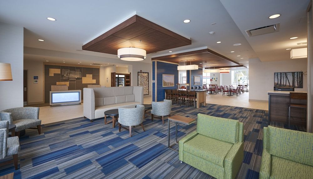 Holiday Inn Express & Suites St John's Airport, an IHG Hotel 2