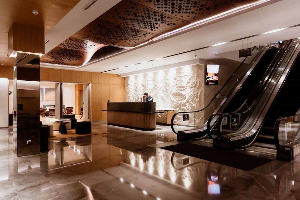 Ascent Premiere Hotel and Convention 3