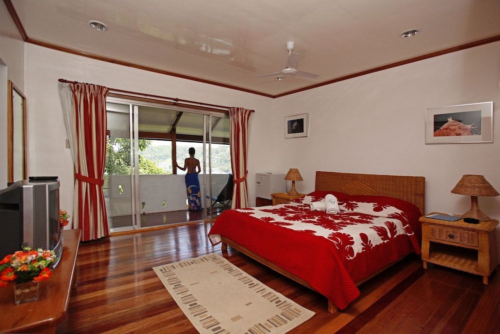 El Galleon Beach Resort Asia Divers 3