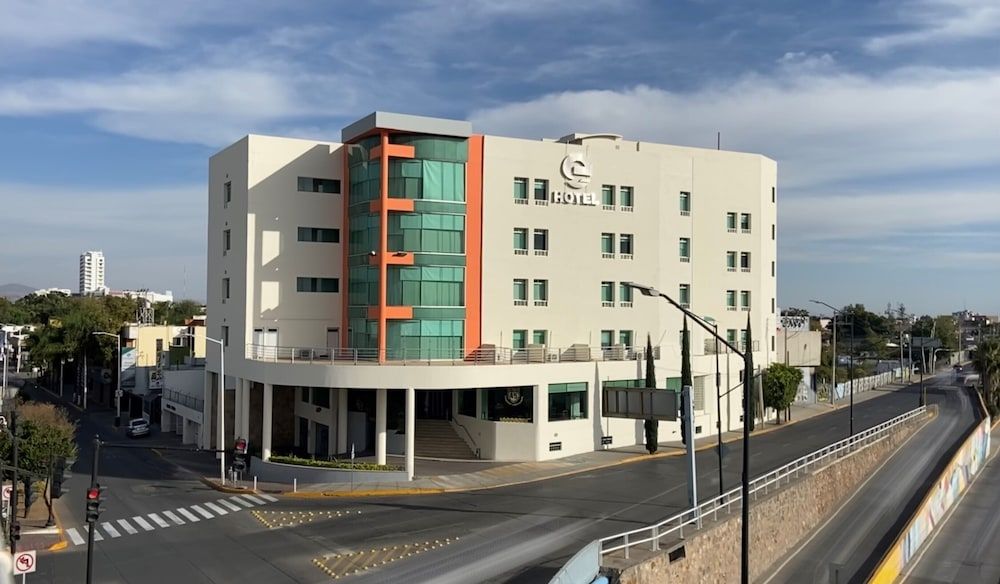 Enterprise Inn Poliforum 1