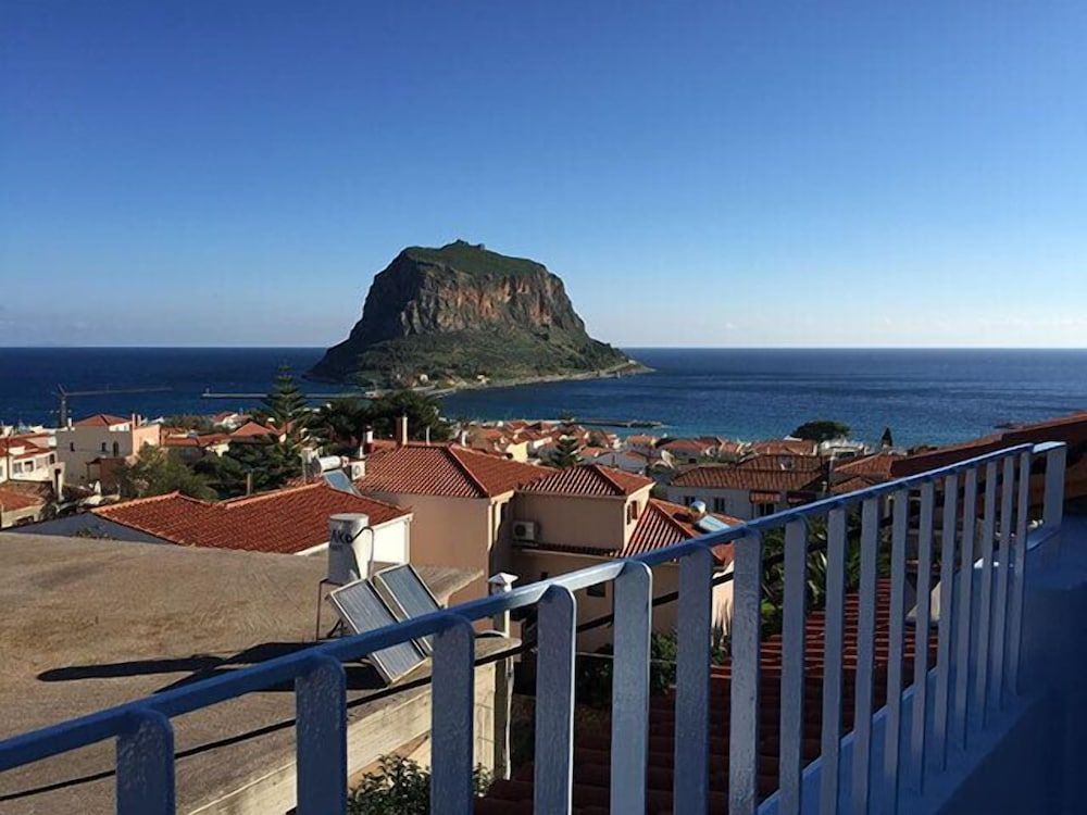 Monemvasia Green Apartments