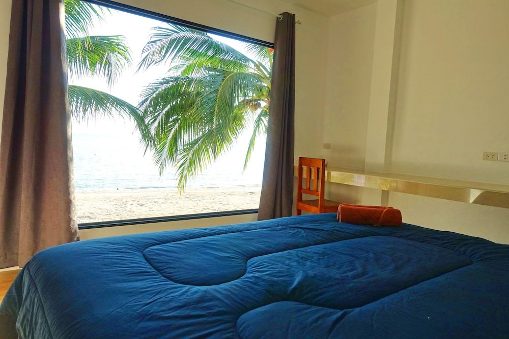 The Scenery Beach Resort 3