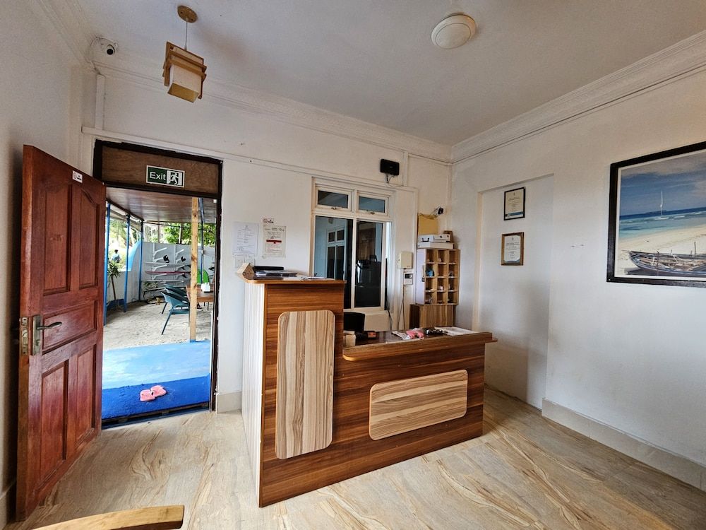 Batuta Maldives Surf View 2