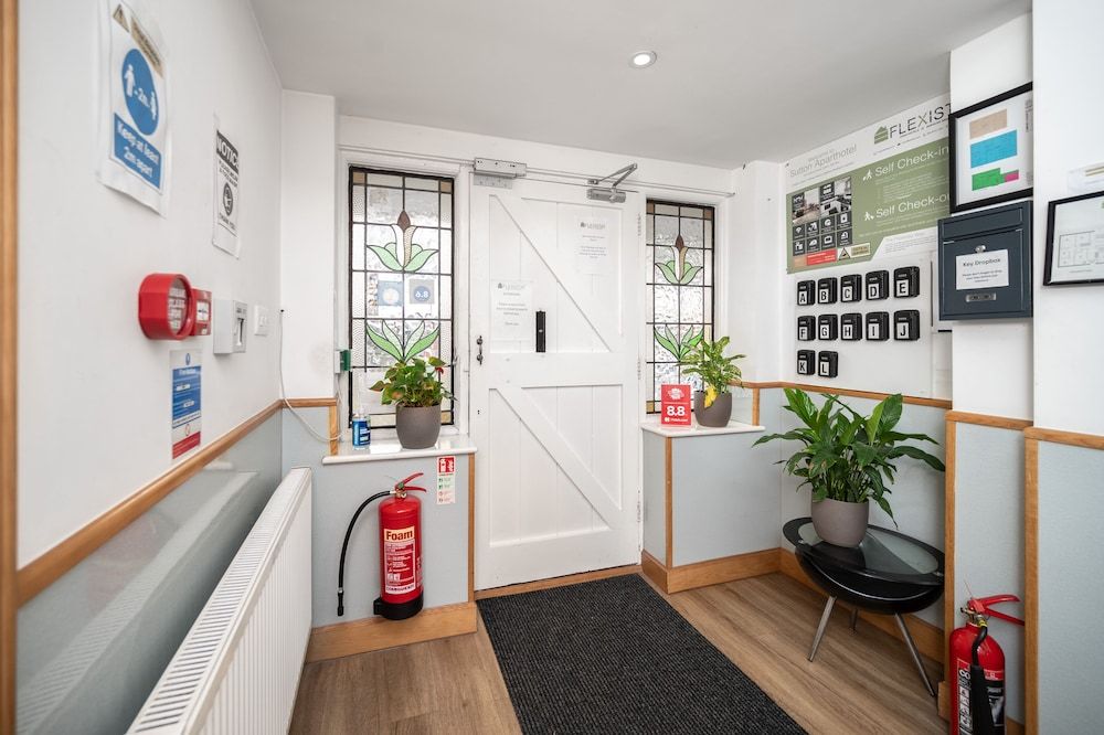 Flexistay Aparthotel Sutton 2