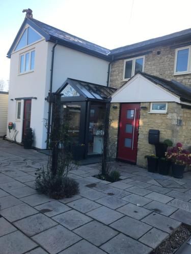Silverstone Bed and Breakfast 1