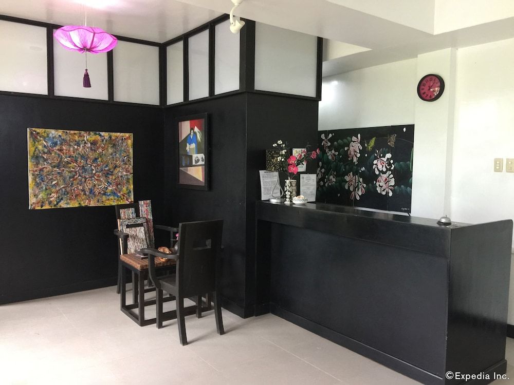 La Pernela Beachfront Resort 2