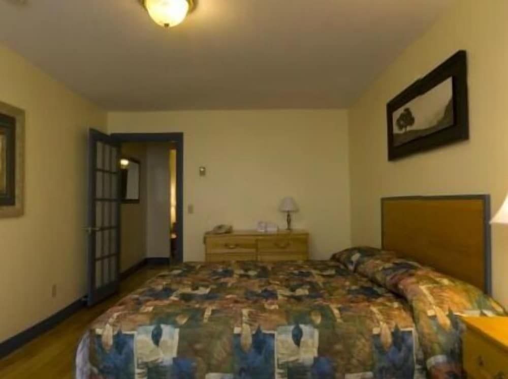 Parkland Village Inn 3