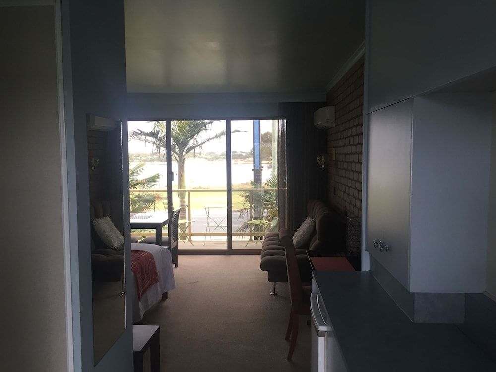 Abel Tasman Waterfront Motel 3