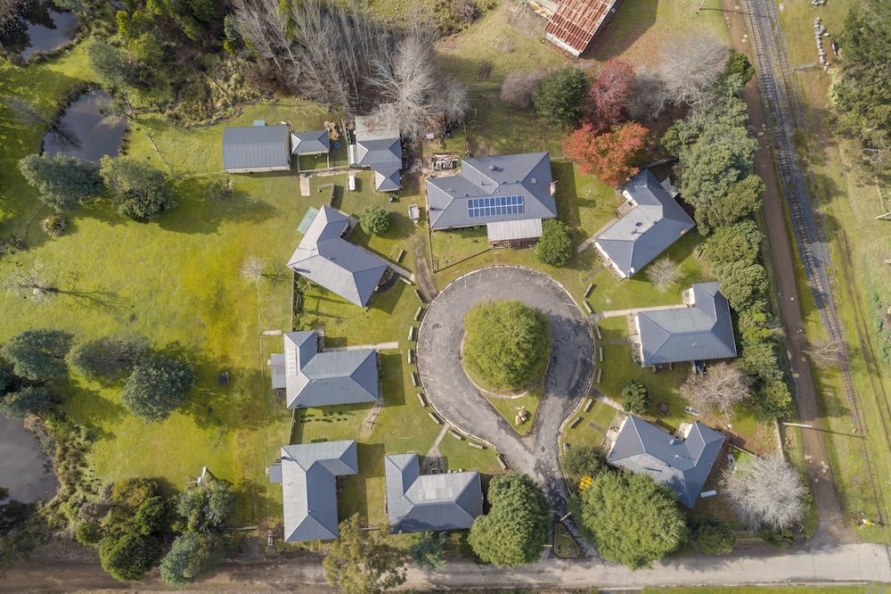 Giants Table and Cottages