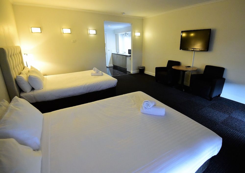 Caledonian Hotel Motel 3