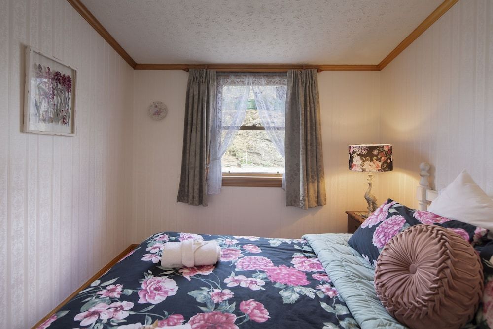 Settlers Cottage Motel 3