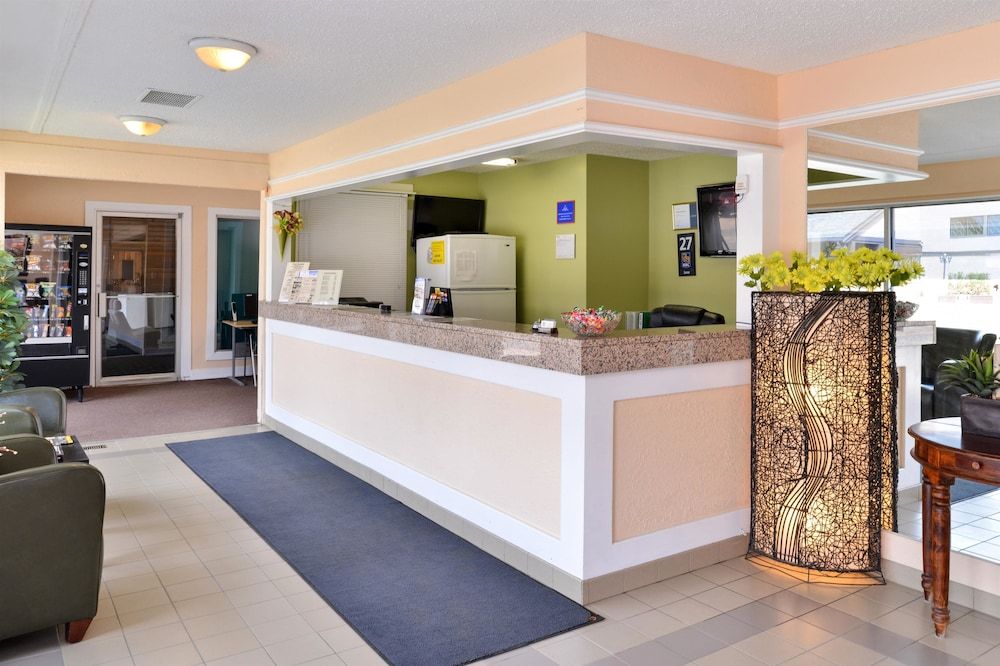 Canadas Best Value Inn Whitecourt 3