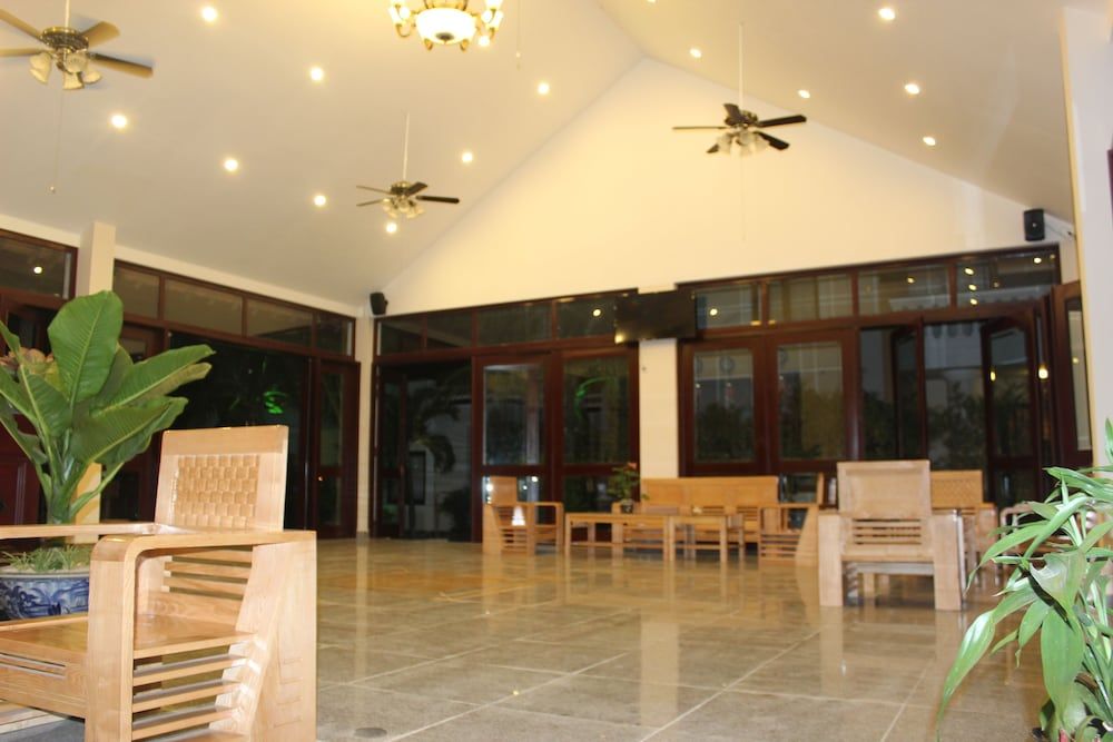 GM Doc Let Beach Resort & Spa 2