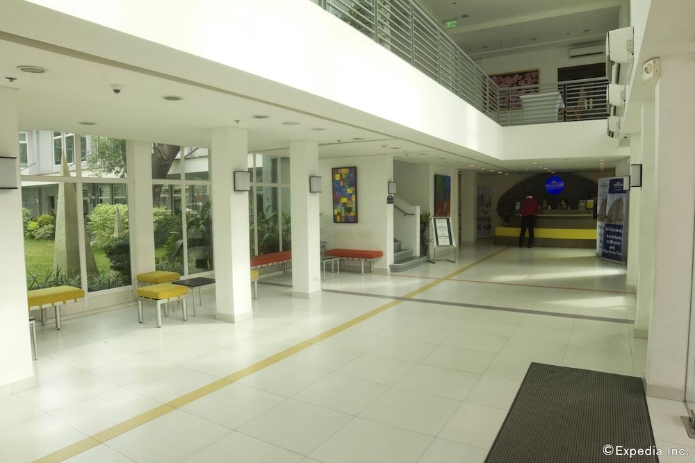 Microtel by Wyndham UP Technohub 2