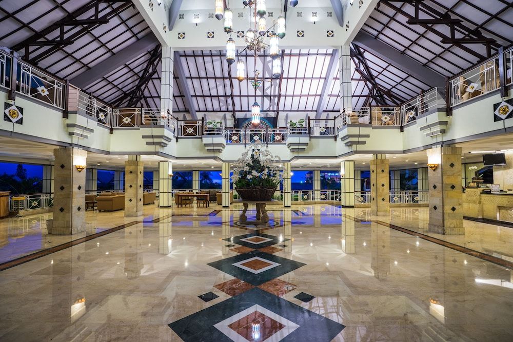 Royal Hotel and Villa Batu 3