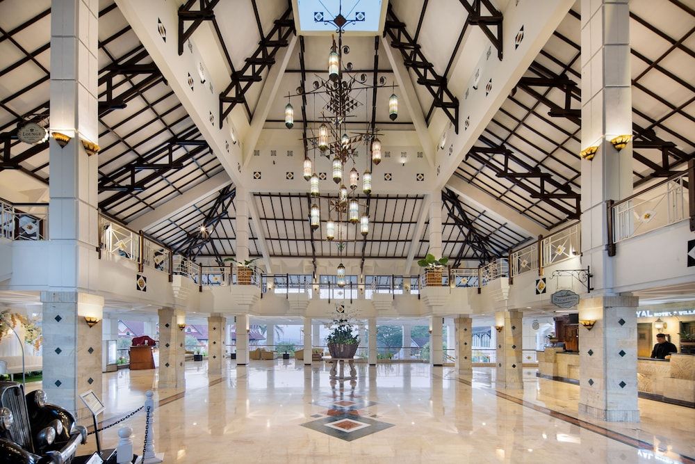 Royal Hotel and Villa Batu 2