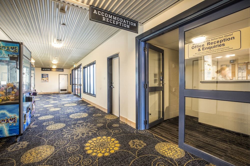 Nightcap at Atherton Hotel 2