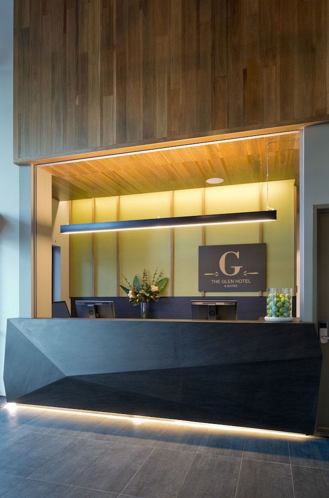 The Glen Hotel & Suites 2