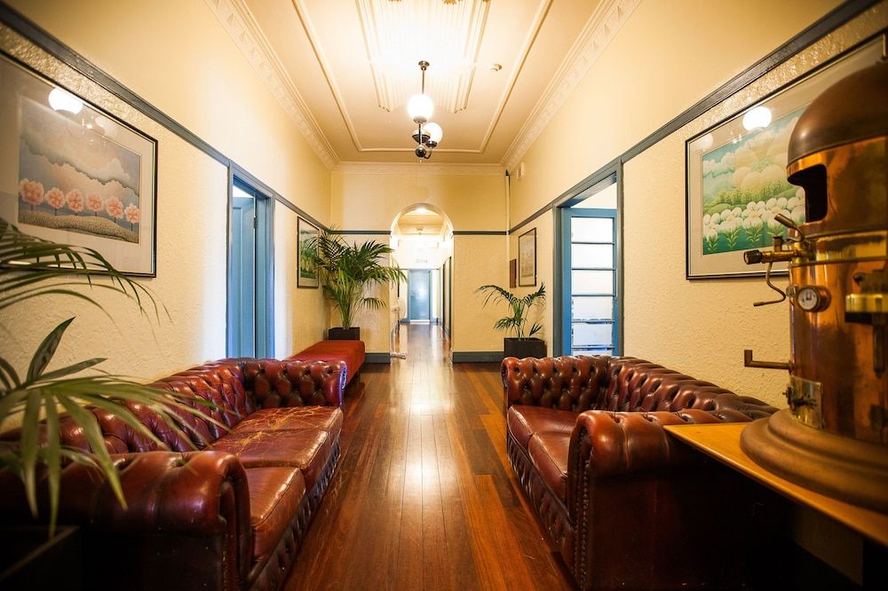 Captain Stirling Hotel 2