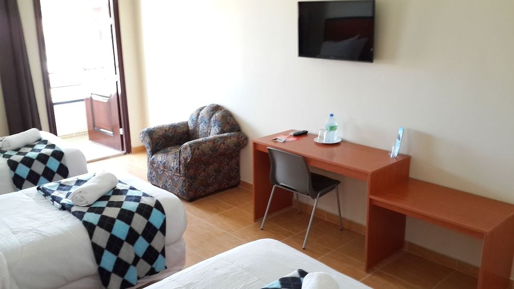 Express Inn Coronado Hotel & Camping 2