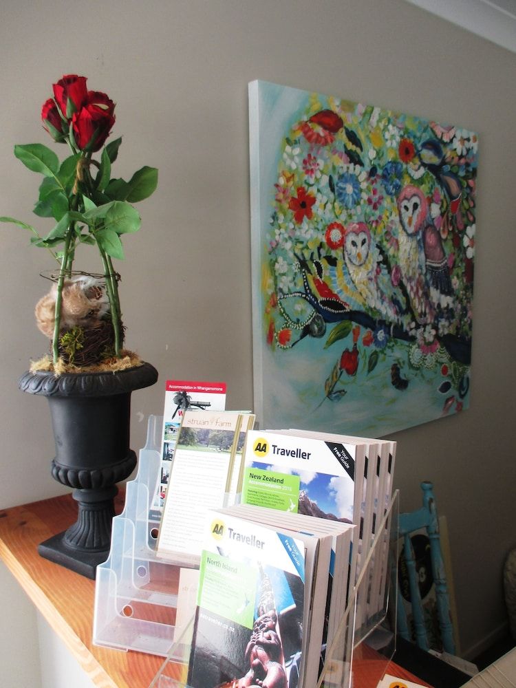 Fat Owl Motel, Bar & Eatery 2