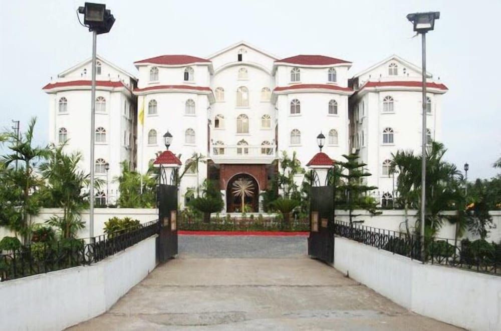 Hotel East Palace 1