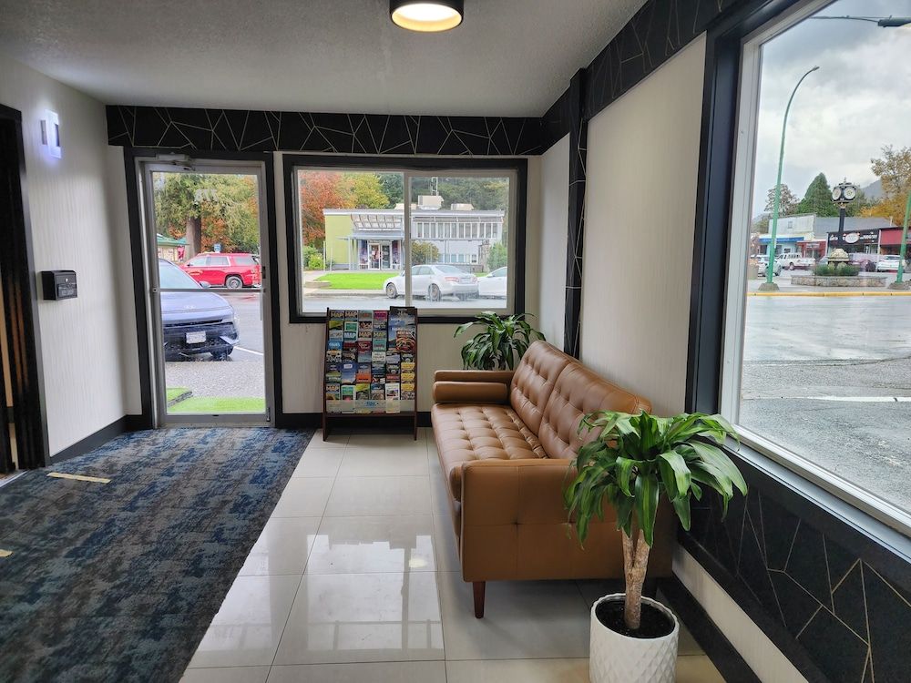 Inn The Mountains, an Ascend Collection Hotel 2