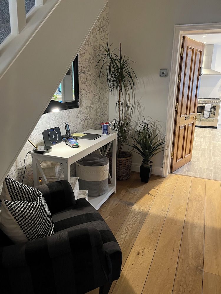 The Glastonbury Town House 2