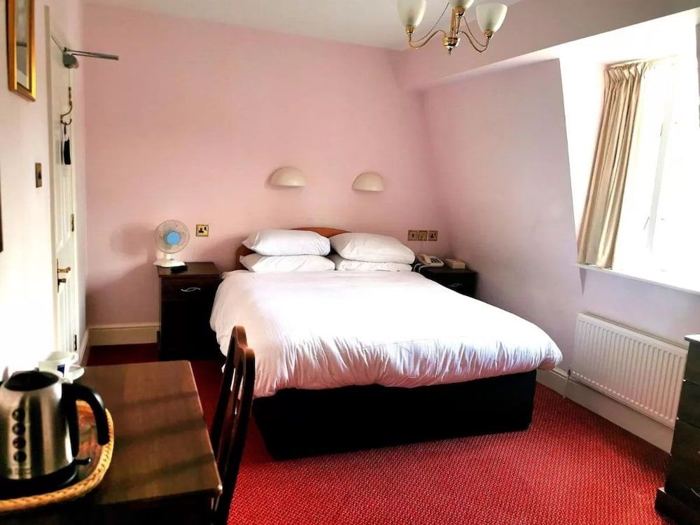 The Cliffden Hotel 2