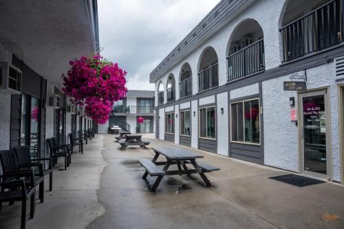 Courtyard Inn Vernon 2