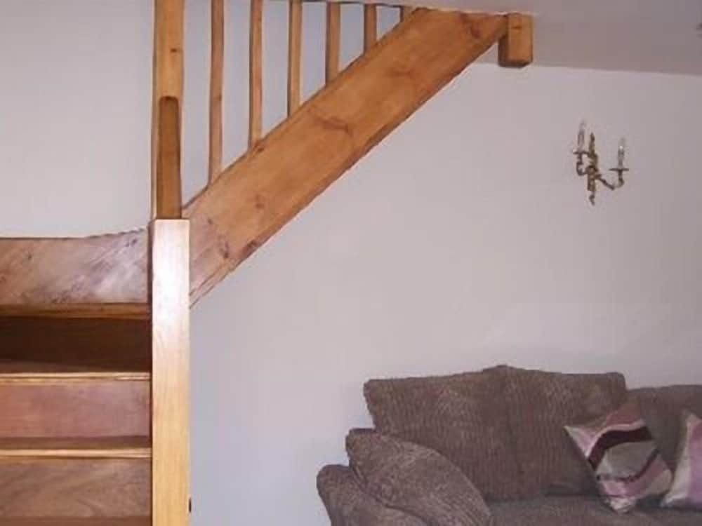 Thompsons Arms Holiday Lets + B & B 2