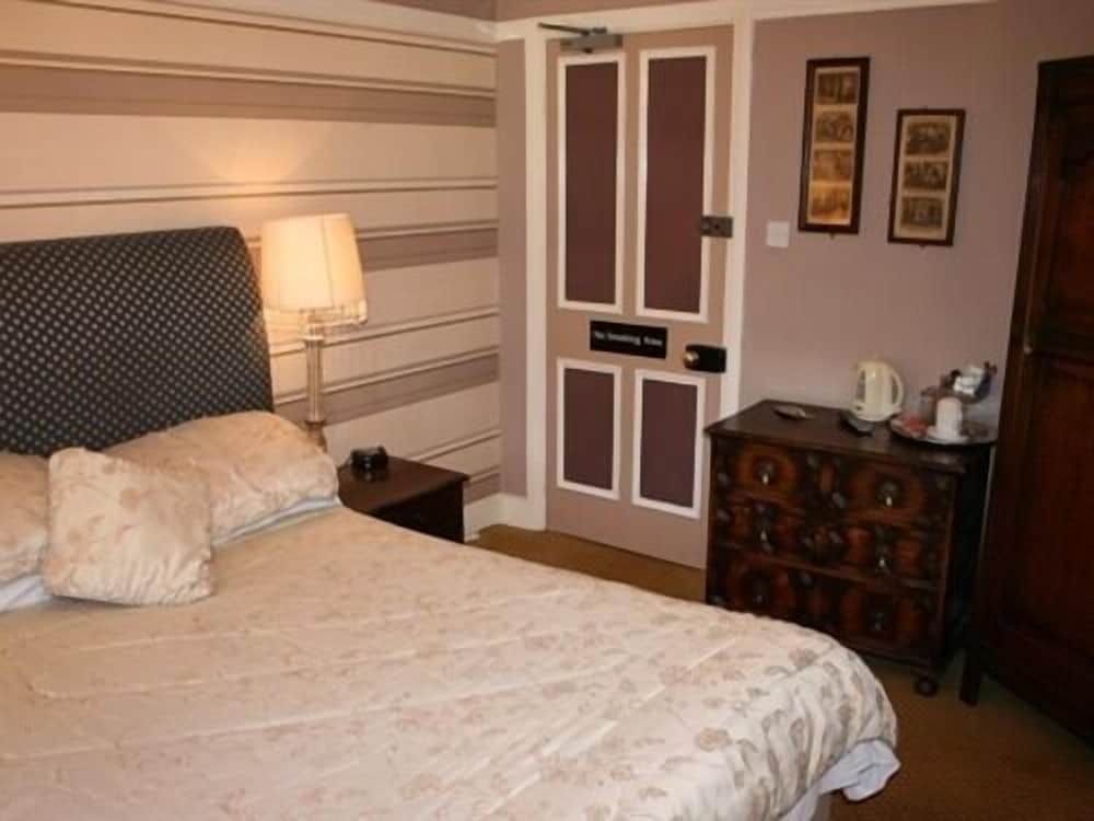 The Leather Bottle Ltd 2