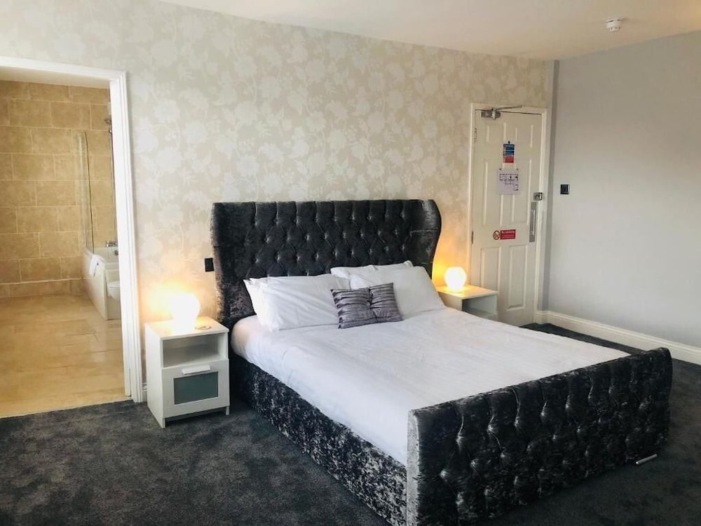 Hardwick Arms Hotel 3