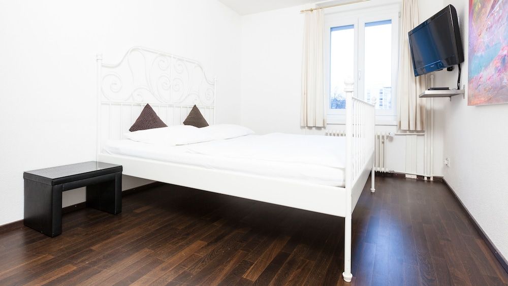 Swiss Star Apartments District 3 2