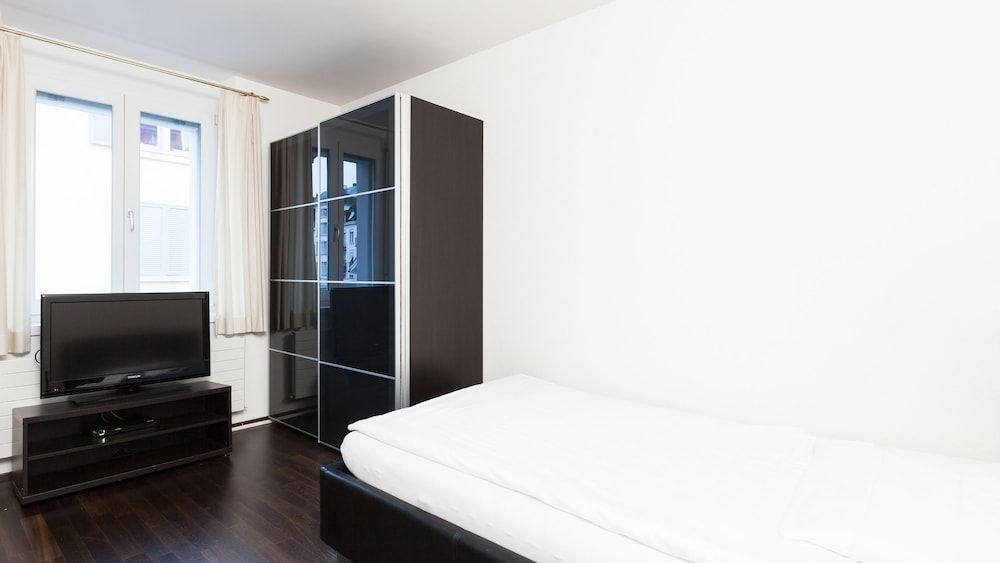 Swiss Star Apartments District 3 3