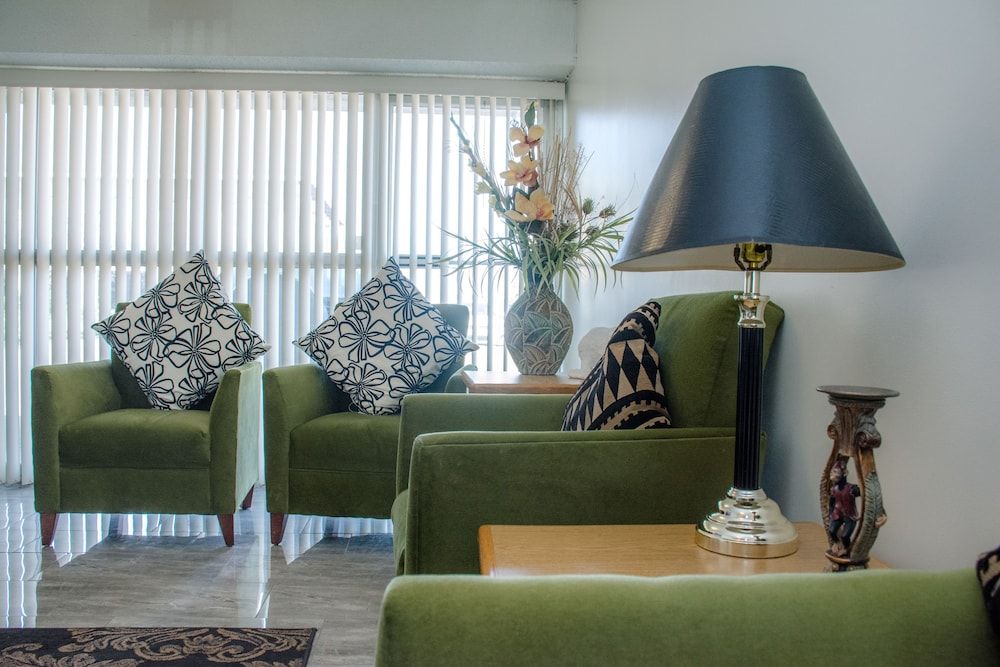 Ramada by Wyndham Medicine Hat 2