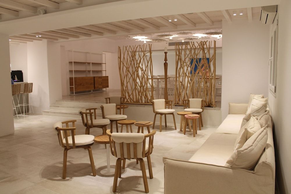Vienoula's Garden Hotel 3