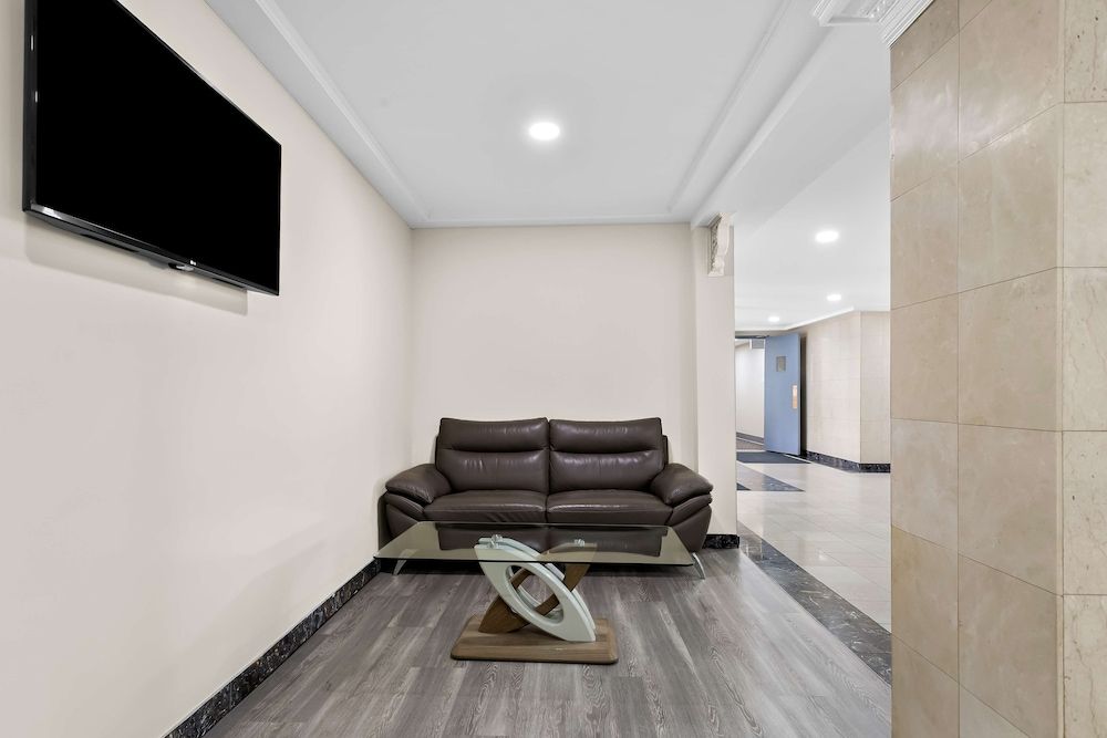 SureStay Plus by Best Western Windsor 3