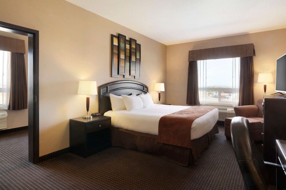 Days Inn by Wyndham Innisfail 3