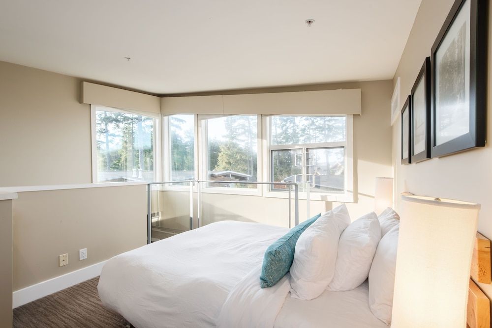 Cox Bay Beach Resort 3