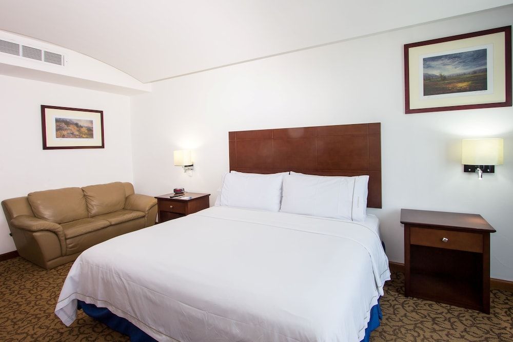 Holiday Inn Express Nuevo Laredo 2