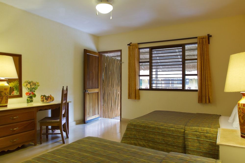 Chicanna Ecovillage 3