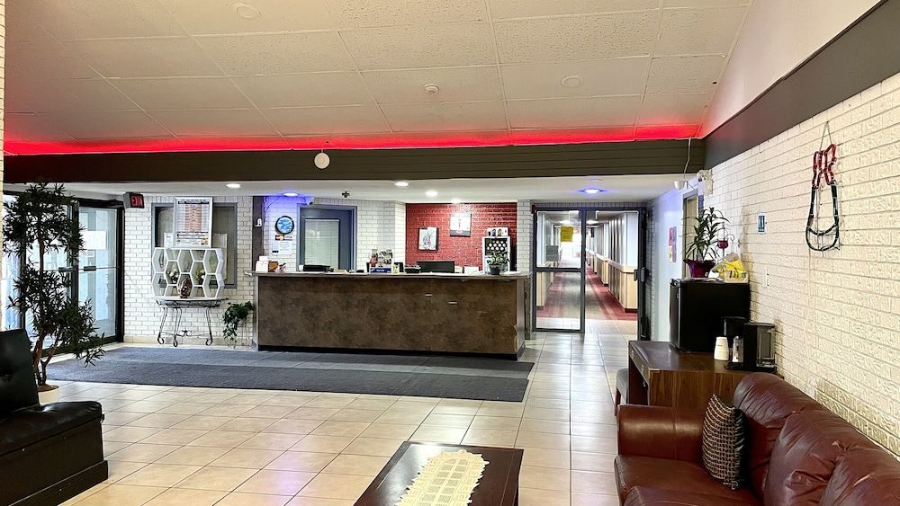 Lively Inn & Suites 2