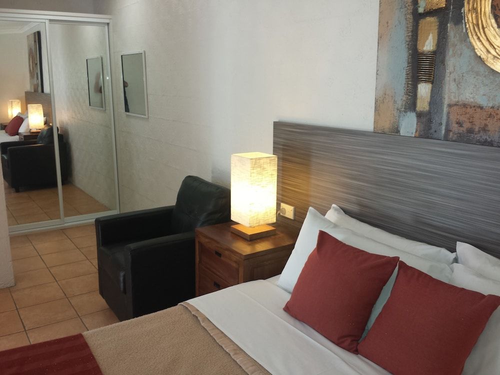 Mid City Motor Inn 3